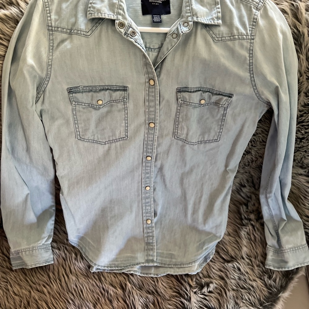 American Eagle top